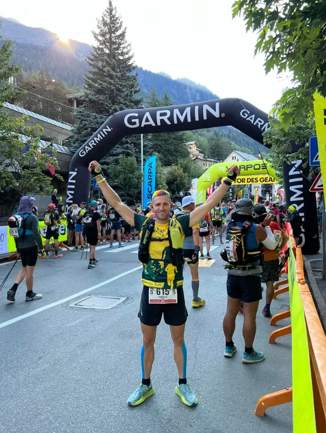 Cornel Buliga la linia de finish a cursei Tor des Géants